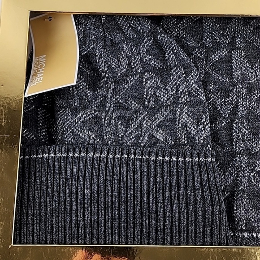 MICHAEL Michael Kors Women's Hat & Scarf Gift Box Set MK Monogram Silver OS - Picture 4 of 11